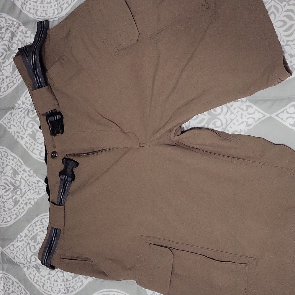 Duluth Trading Co. Cargo shorts